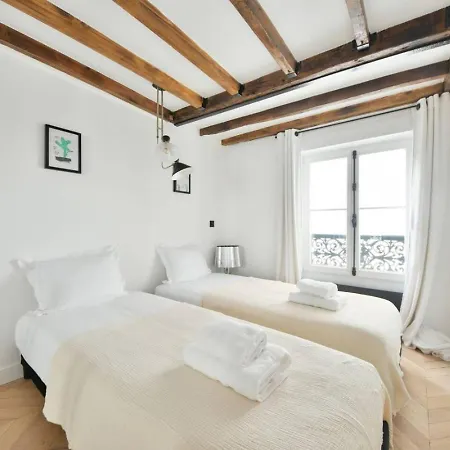 Apartman Luxurious 3br Near Champs Elysees Parisian Charm