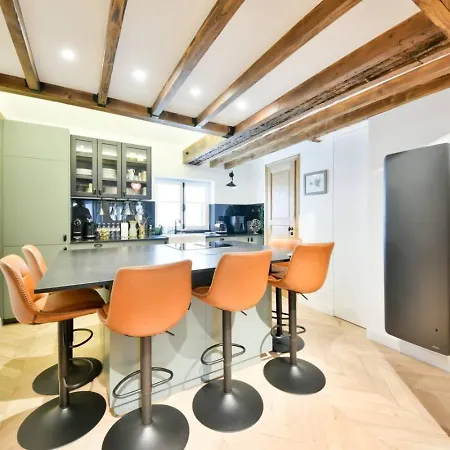 Апартаменты Luxurious 3br Near Champs Elysees Parisian Charm *