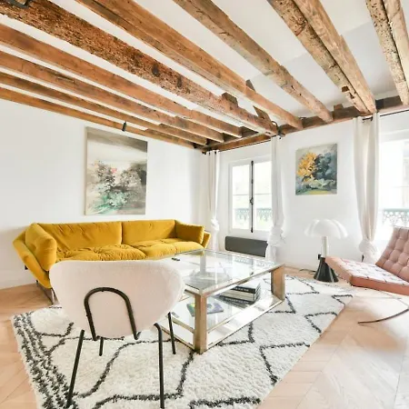 Luxurious 3br Near Champs Elysees Parisian Charm París
