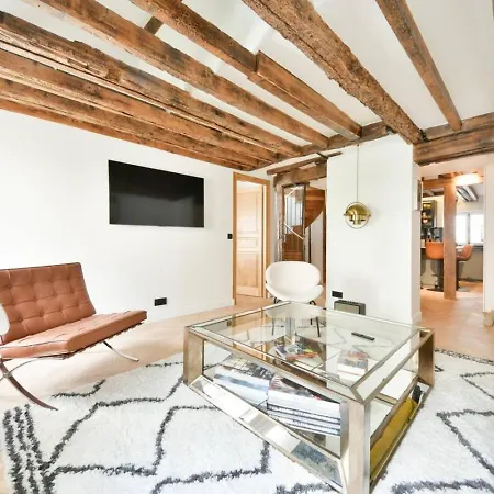 Appartement Luxurious 3br Near Champs Elysees Parisian Charm Parijs